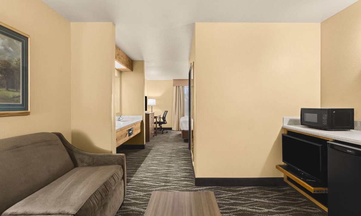Hamilton Hotel | Bitterroot River Inn & Conference Center
