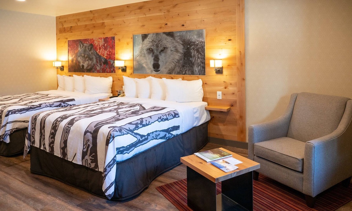 Banff House | Comfortable Suite at the Base of Tunnel Mountain