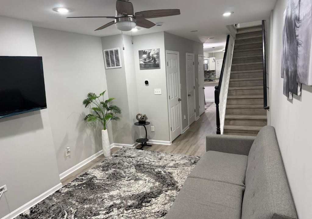 Downtown Baltimore Apartment | CozyHome Walkable to M&T Stadium - Horseshoe - Topgolf