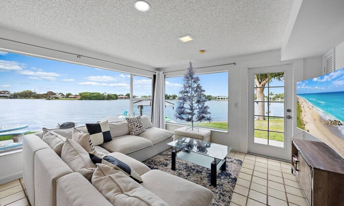 Lake Ida Shores House | Delray Beach Paradise