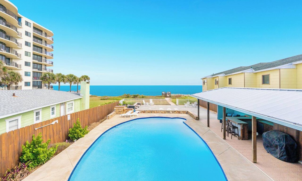 Ormond-by-the-Sea House | Direct, Oceanfront Pool Home-Margarita Manor