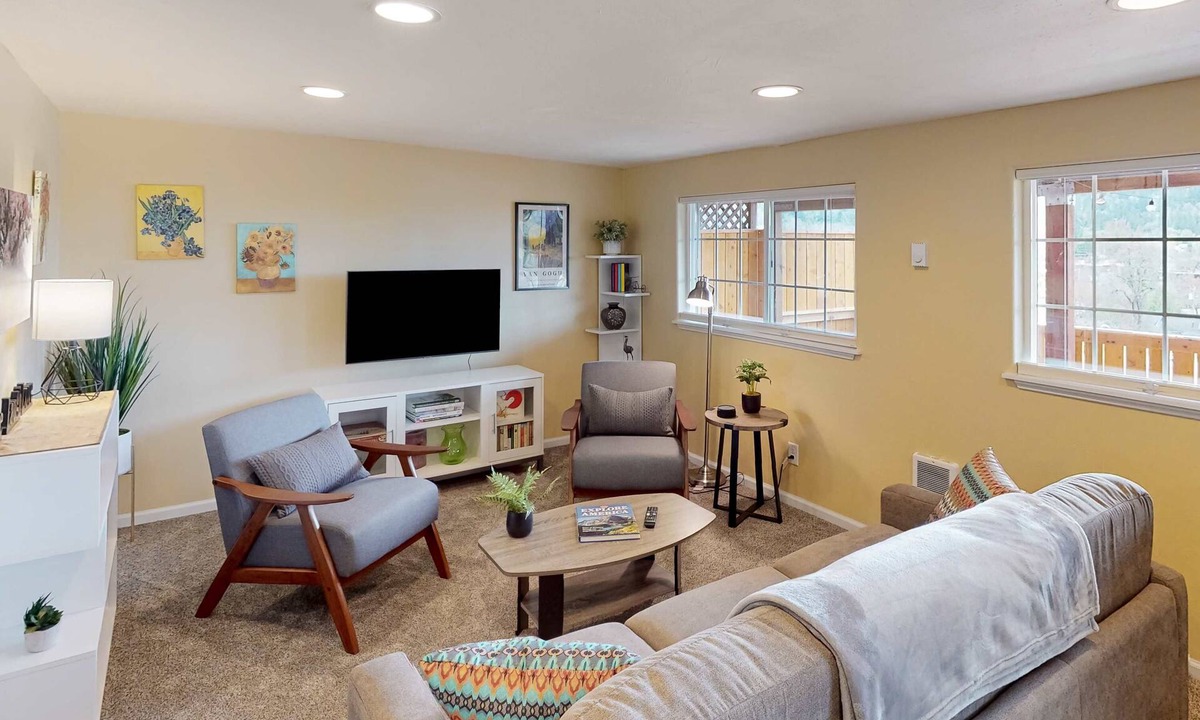 Friendly Condo | Dog-friendly lower level of duplex w/enclosed deck, washer/dryer, mountain view