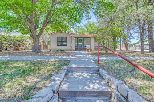 Roswell House | Highly Walkable Area! Charming Roswell Bungalow