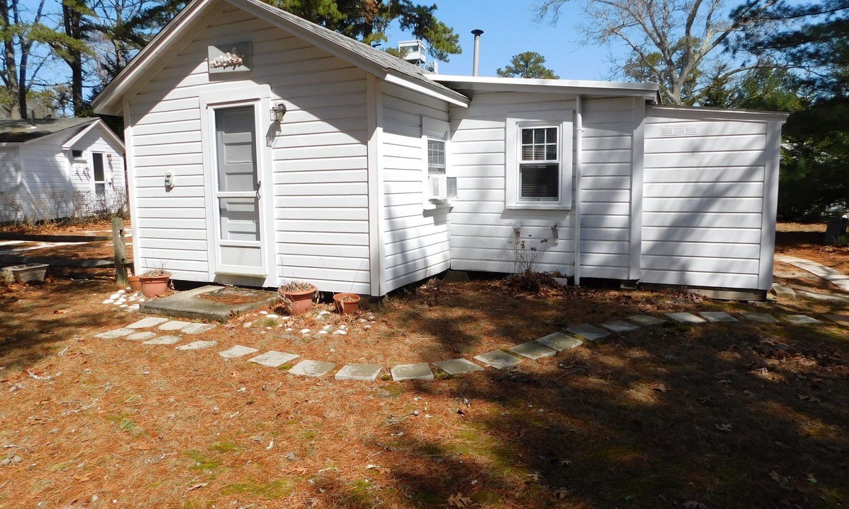 Wellfleet Cottage | Iconic Brownie's Cabin, close to everything! (CS0046)