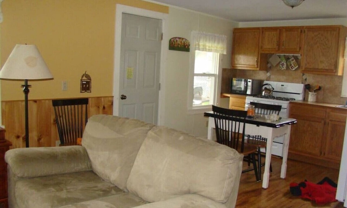 Plattsburgh Cabin | Lynn`s Cottage at Heron Ledge