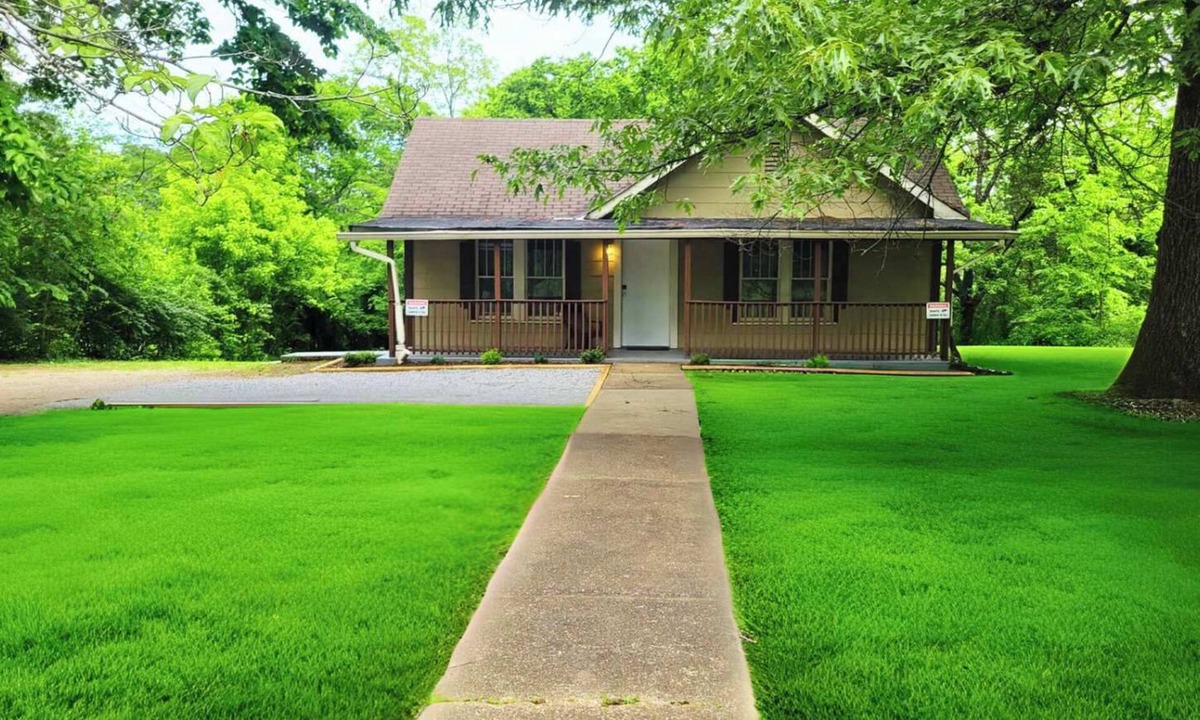 Lupton City House | Red Bud