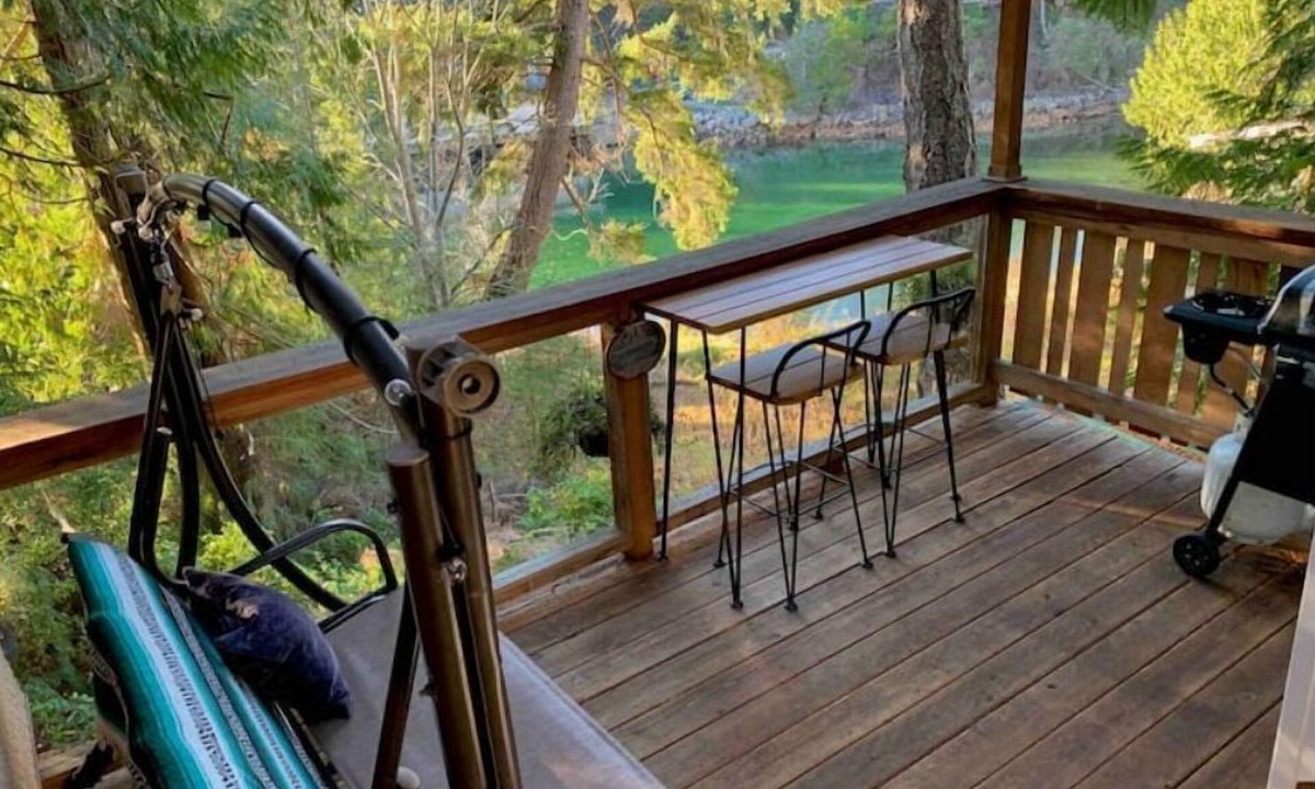 Lund House | Second Eagle Inn