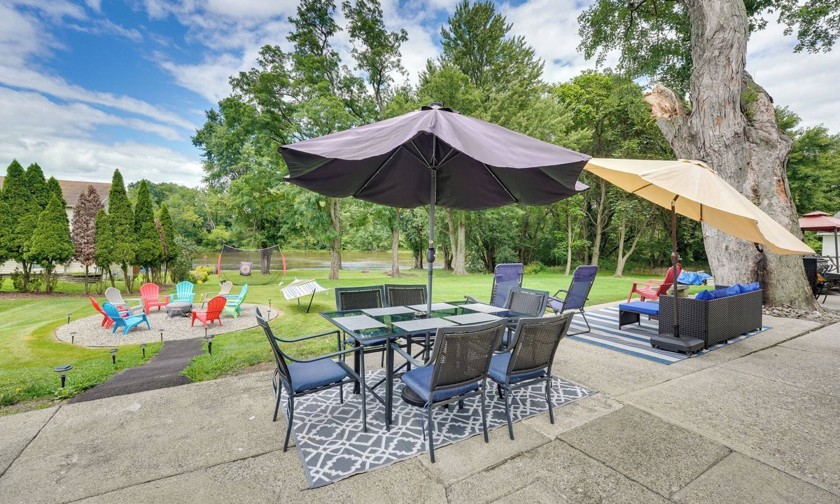 Wallkill House | Waterfront Wallkill Duplex Home w/Fire Pits!