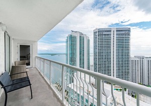 3815 - Stunning Clean 3BR APT @Brickell, Free Parking in Miami