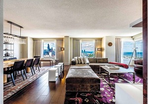 4-Star Hotel ∙ Hyatt Regency McCormick Place in South Loop