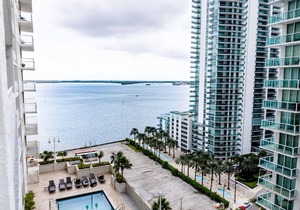 Awesome 4BR APT @Brickell, Free Parking in Miami