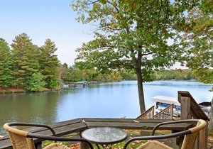 Dog-friendly cabin w/private deck, shared tennis court & dock on Voyageur Lake! in Eagle River