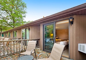 Dog-friendly, lakefront studio w/ shared dock, sports courts & game room in Eagle River
