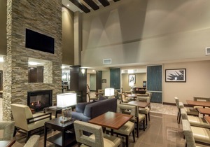Equipped Studio with a Courtyard View + Free Breakfast | Just 4-Minutes from the Airport in Carlsbad