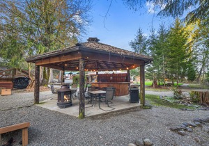 Hot Tub Cabin #3 in Union