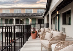 Kasa Palo Alto | Family Friendly, Large Room with Double Beds in Palo Alto
