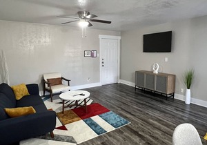 Luxury 2bd/2ba/2 min walk to AT&T stadium in Arlington