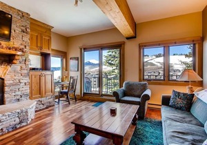 Unique & Modern 3 Br 2Ba Condo- Ski-In Ski-Out Condo in Crested Butte