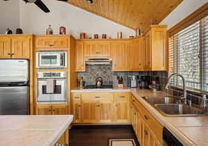 View on the Rocks. Brand new addition 2 bedrooms, game room, deck and more! in Big Bear Lake