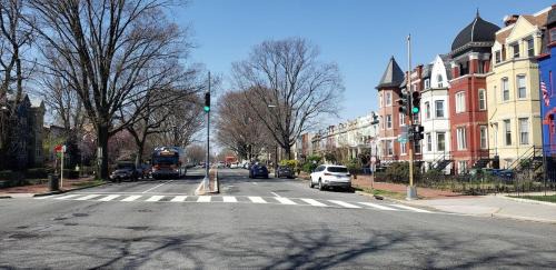 H Street Corridor Apartment | 2BR Capitol hill delight, with private parking