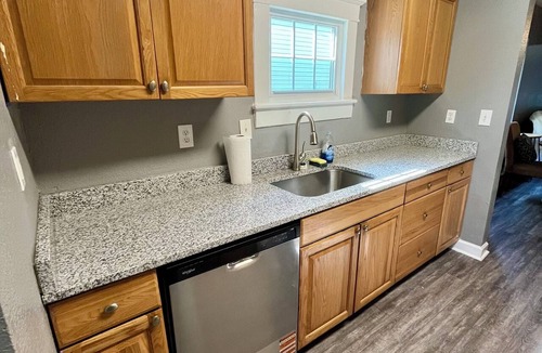 Norfolk House | All-Inclusive ODU Monthly Rental House! Walk to school, bars, river view!