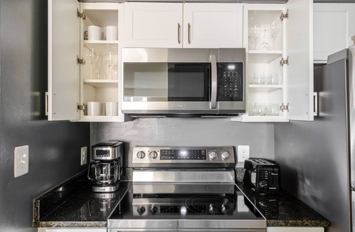 Bluemont Apartment | Blueground | Ballston, pool & w/d, nr dining