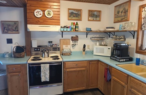 Marble Falls Cottage | Breathtaking Ozark Views + Private Hot Tub
