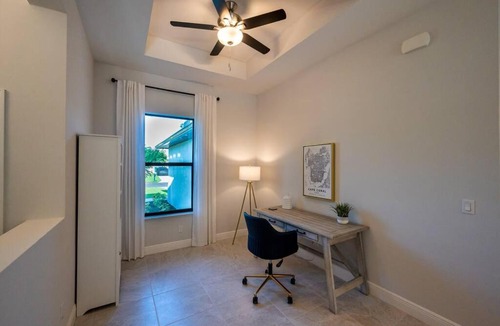 Caloosahatchee House | Cape Coral NEW BUILD 4 bedroom KING beds NO Hurricane Damage