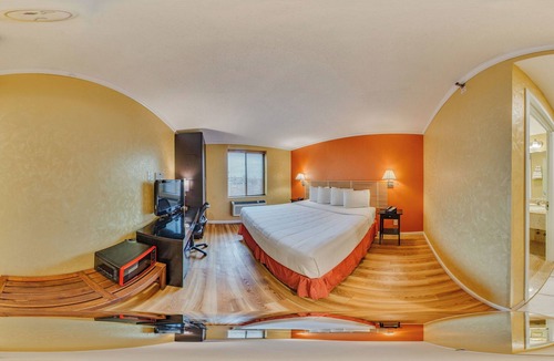 Rochdale Hotel | Charming 1 bedroom hotel with AC and WiFi in pleasant Jamaica