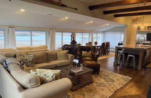 Great Neck Cottage | Charming Cottage Steps from Private Beach – Water Views & Little Neck Charm