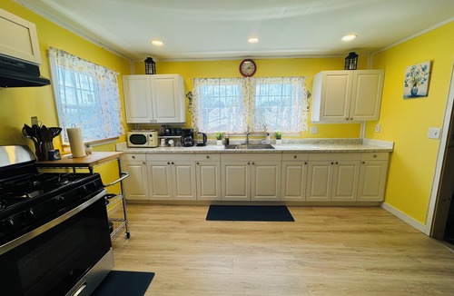 Hermon House | Charming Farmhouse Escape Near Canton, Russell, and Potsdam