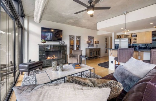 Coeur d'Alene Condo | Coeur d’Alene Luxury Waterfront Condo - Dates now available in July!