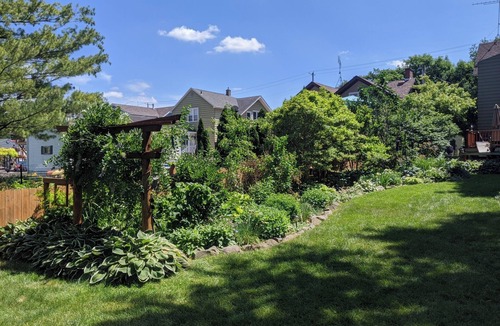 Fort Atkinson House | Cottage on the Rock, a spacious 5-bedroom house on the Rock River