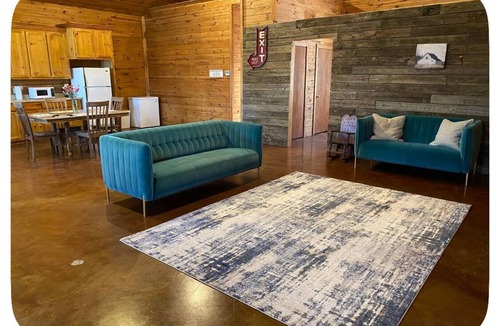 Coffeyville House | Cozy 1-bedroom cabin in pleasant Coffeyville
