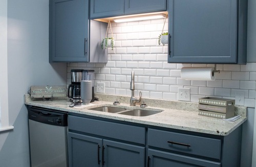 Bristol Cottage | Cozy Cottage within walking distance of downtown!