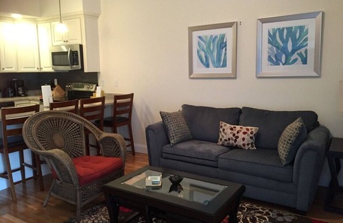 Hampton Condo | Cozy Oceanfront Penthouse w/Private Sunrise Deck