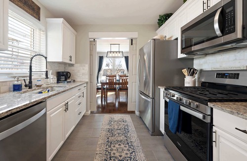 Norwood Park East House | Devon House Summary:
