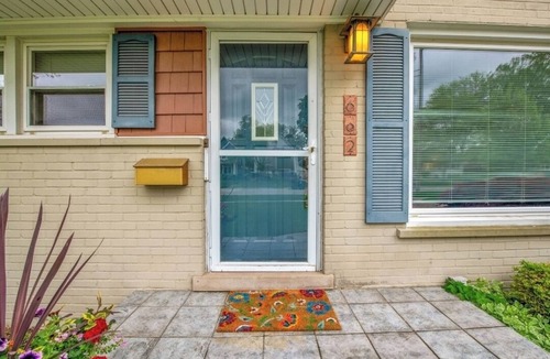Royal Oak House | Elegant, Artsy Home in N. Royal Oak!