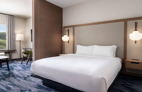 Brooklyn Hotel | Fairfield Inn & Suites by Marriott Cleveland Tiedeman Road