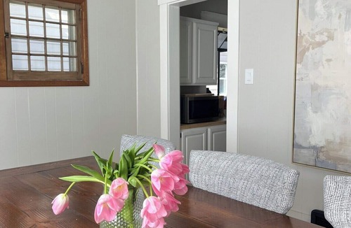 Manito House | Family-Friendly 3BR Bungalow Walk to Manito Park Perfect Fall Retreat