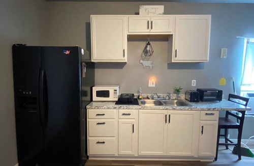 Okmulgee House | Furnished Tiny House in the country! Lakes, hunting, fishing+ just minutes away