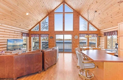 Spooner House | Hill Road Chalet on Benoit Lake in Spooner WI