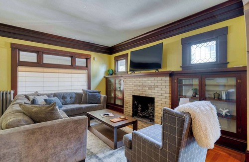 Kerns House | Historic Craftsman | 5BR/2BA | Foodie Row