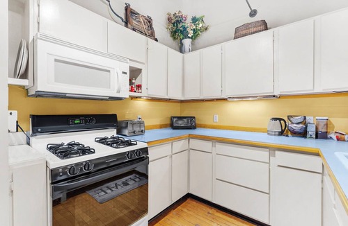 Saugatuck Condo | Historic Loft w/Private Deck, 2 Blocks to Dtwn