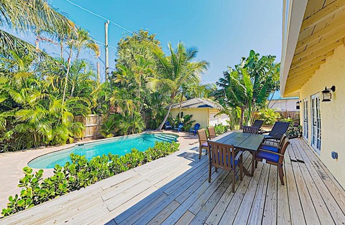 Flamingo Parks House | Historic Yellow Finn