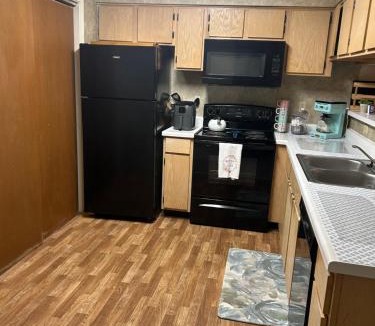 Cordova Apartment | Jolly Accommodations Express - Sleeps 7