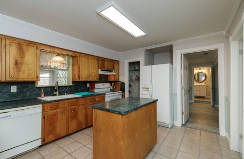 Lakeside House | Lake front property on main body of the lake!With Game Room!