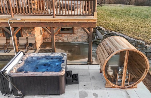 Markleton Cabin | Luxury Cabin w/Heated Pool, 22min to 7 Springs, HotTub, Sauna, Game Room & Views
