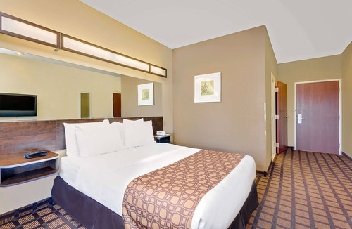 Perry Hotel | Microtel by Wyndham Perry National Fairground Area I-75
