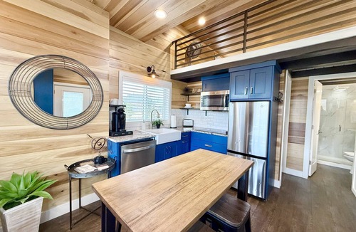 Escalante House | Modern Tiny Loft Near Grand Staircase, Utah Views!